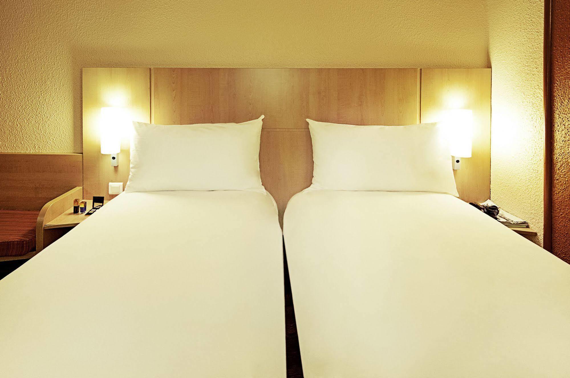 טריניאק Hotel De La Briere מראה חיצוני תמונה